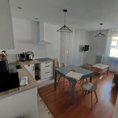 T3 Au 1er Etage Sans Ascenseur דירה *