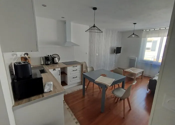 T3 Au 1er Etage Sans Ascenseur 아파트 *